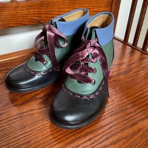 Authentic John Fluevog leather lace-up booties (Investigators), size 5